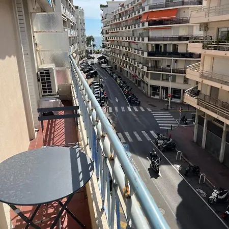 Au Quartier De Apartment